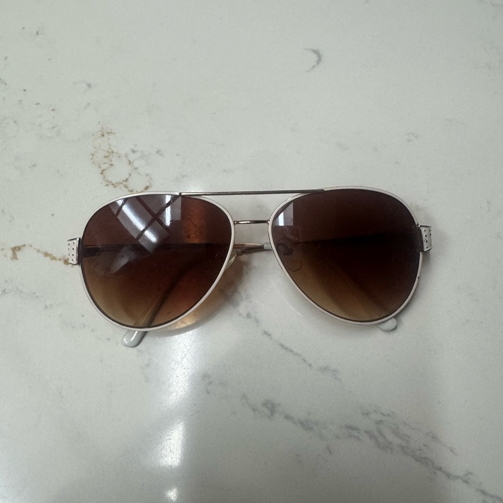 Stylish Brown Aviator Sunglasses